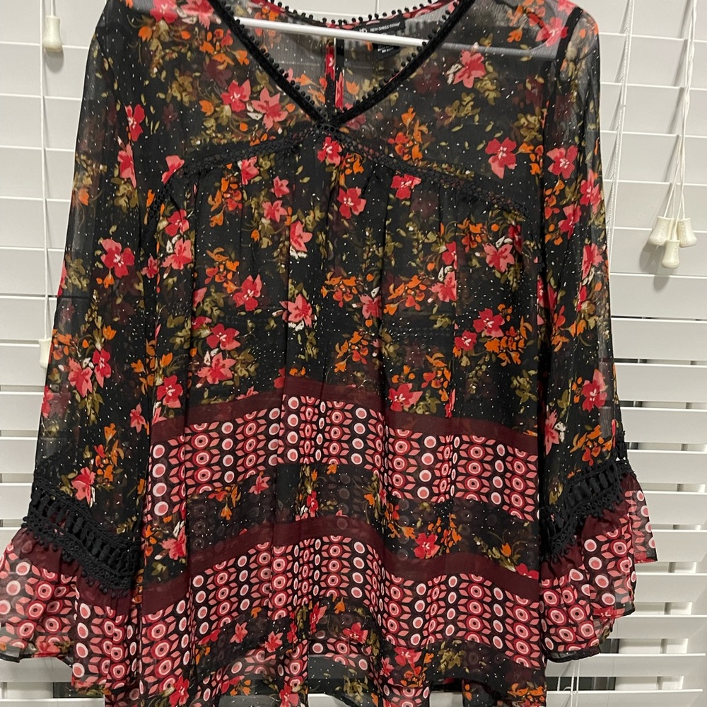 Women’s XL New Directions  Black w/multiple colors